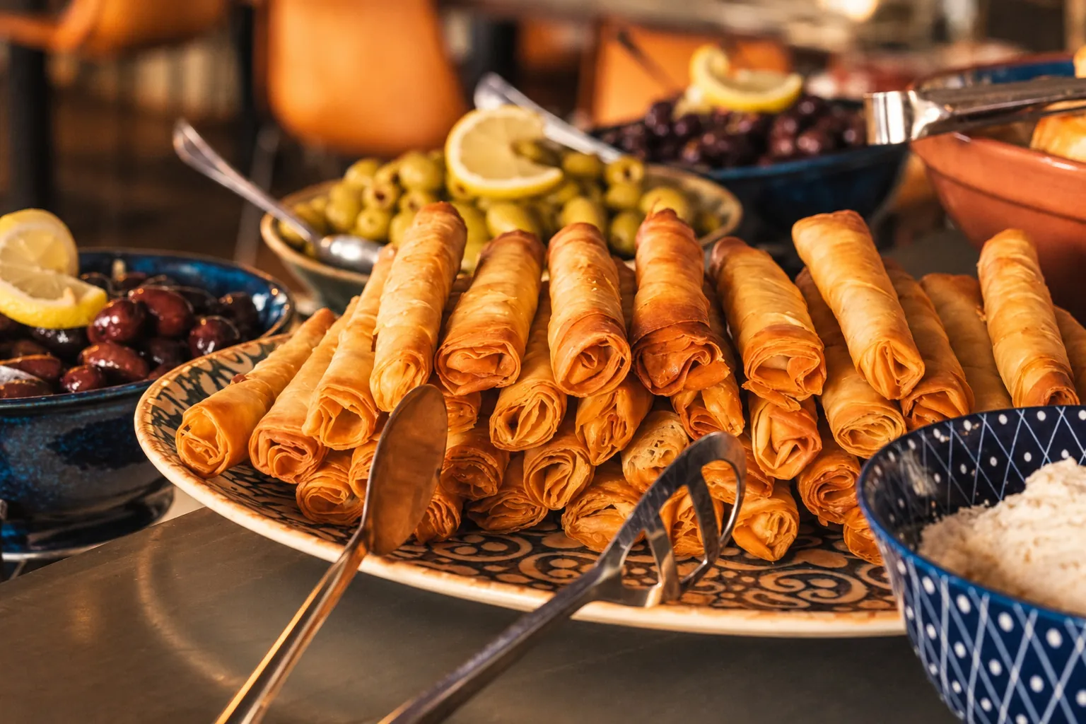 Sigara Börek am Brunch-Buffet