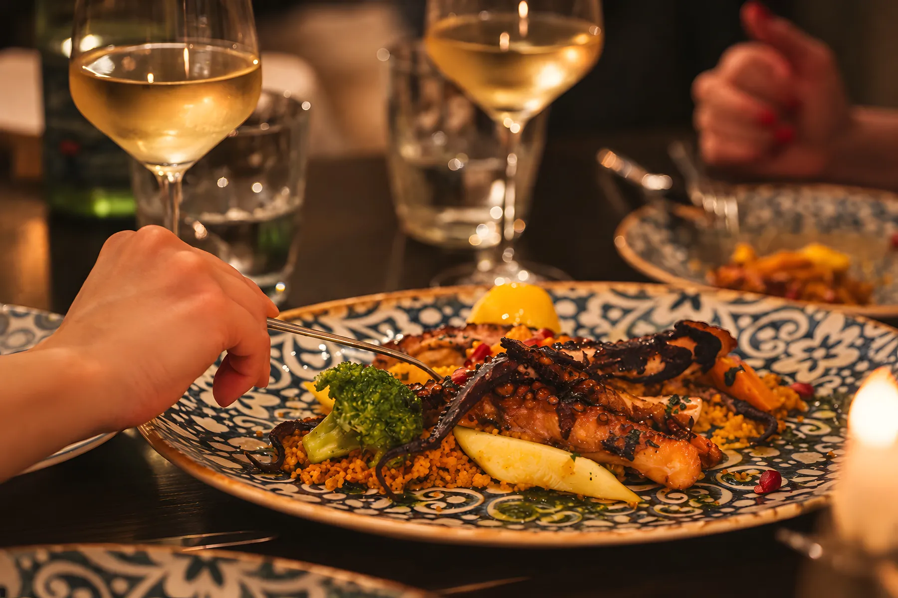 Gegrillter Oktopus auf Tomaten-Couscous